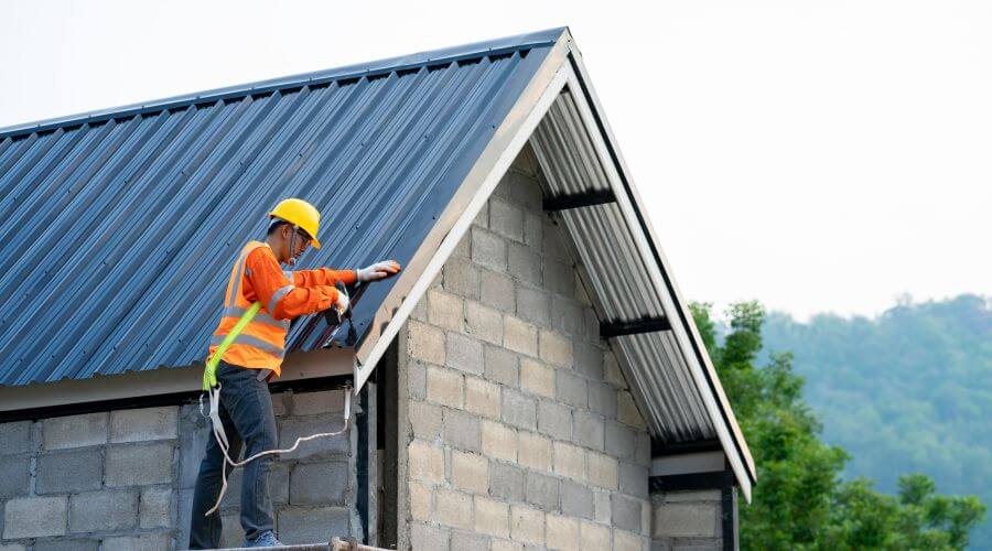 Expert Emergency Roof Repairs services in Webster, FL